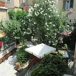 Il Giardino Degli Oleandri